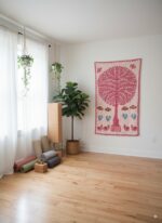 arbol de la vida decorando la sala de yoga