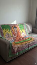 tapiz de algodon de buda sobre sofa